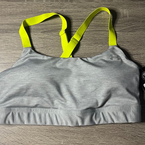 Under Armour Seamless Low Impact Long Sports Bra Womens Medium Cross-Back Straps - Picture 1 of 7